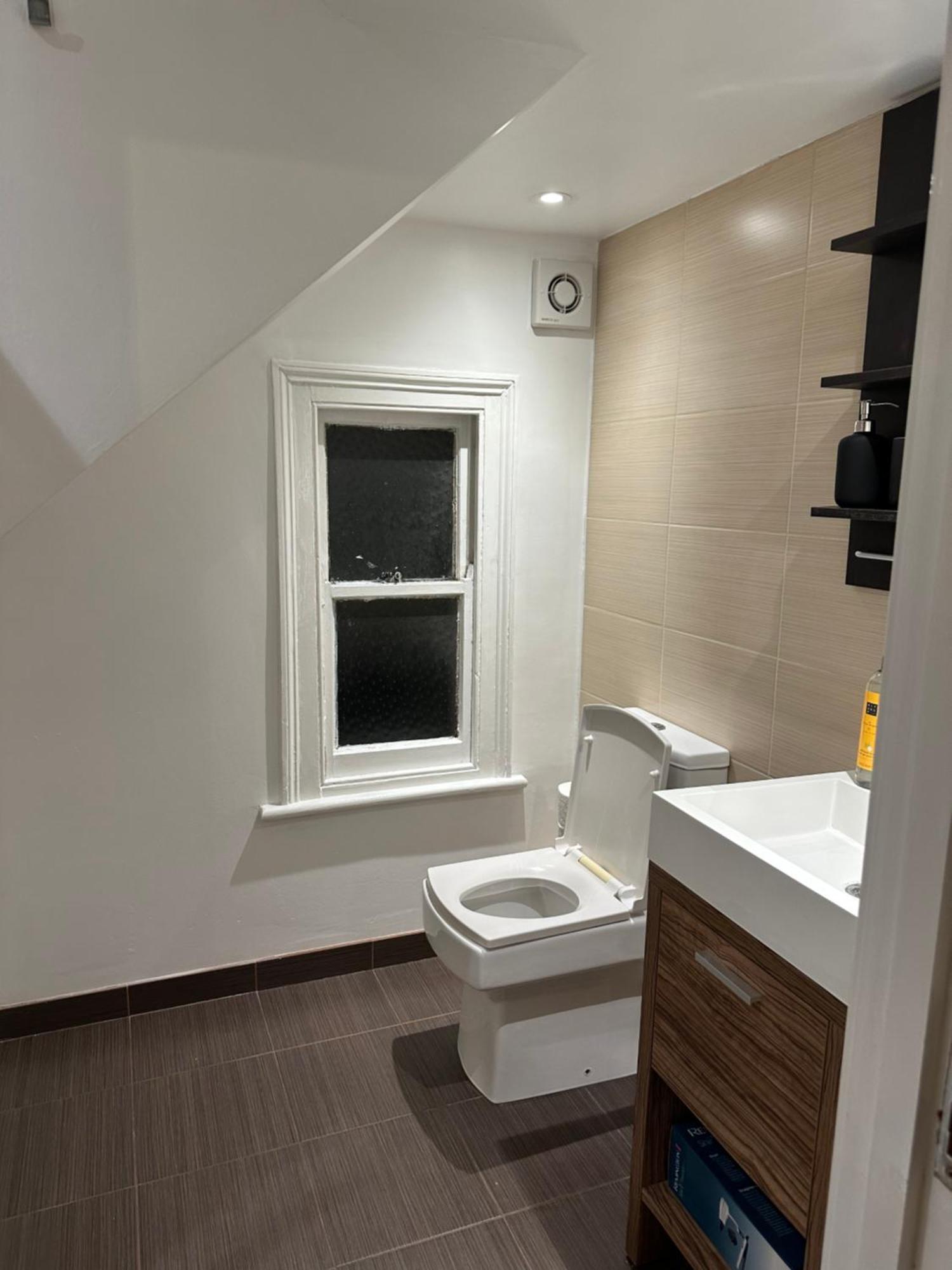 Fab Flat Brentford